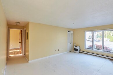 1372 Post Rd, 3A, Wells