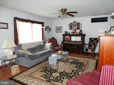 1438 Memory Ln, Chambersburg, PA 17201 - photo 5