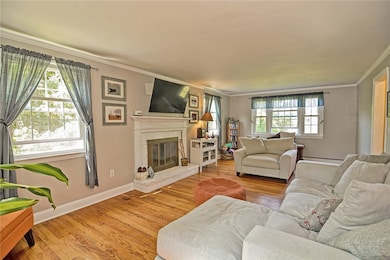 10 Laurel Ln, Warren, RI 02885 - photo 4