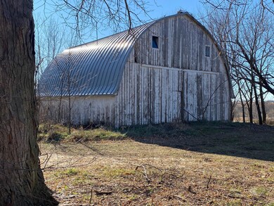 Great solid barn with good roof