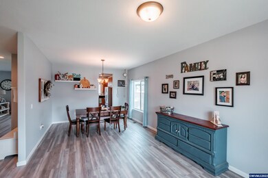 2111 NE Evergreen Ave, Albany, OR 97321 - photo 5