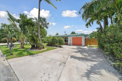 Front drive w/garage