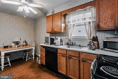 212 Rodmor Rd, Havertown, PA 19083 - photo 7