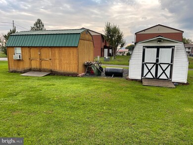 228 Railroad St, Moorefield, WV 26836 - photo 5