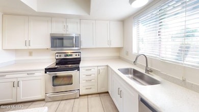 3402-n-richland-dr-kitchen