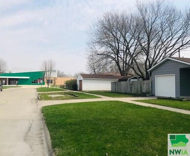 415 Cameo St, Onawa, IA 51040 - photo 5