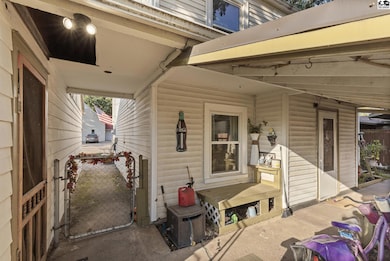 113 W 6th St, Haven, KS 67543 - photo 2