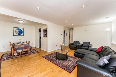 106 Michaels Ct, Woodbridge, NJ 07095 - photo 4