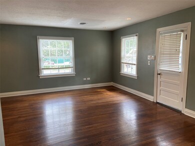 1025 Beverly St, Houston, TX 77008 - photo 7