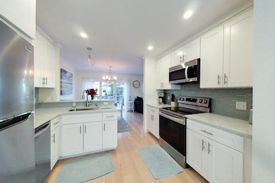 61 Clinton St unit C, Newport, RI 02840 - photo 3