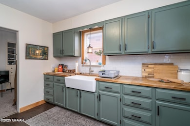 601 N Front St, Crookston, MN 56716 - photo 2