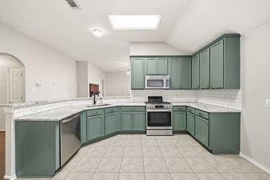 11811 Misty Peak Ln, Humble, TX 77346 - photo 7