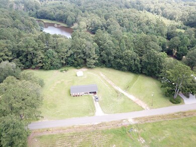 69 Major Reid Rd, Laurel, MS 39443 - photo 5