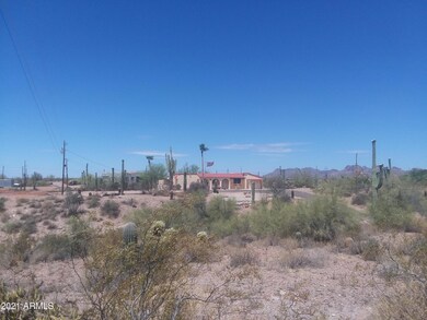 Boyd house from road not zoomed