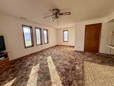 1255 4th St, Jesup, IA 50648 - photo 4