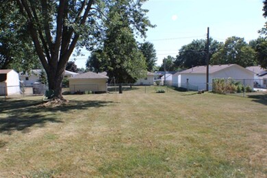 1921 W 38th St, Davenport, IA 52806 - photo 3