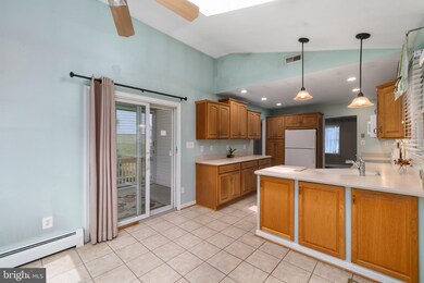 5822 Heron Dr, Halethorpe, MD 21227 - photo 7