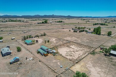 25090 N Larita Rd, Paulden, AZ 86334 - photo 3