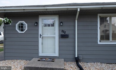 806 S Railroad St, Palmyra, PA 17078 - photo 4