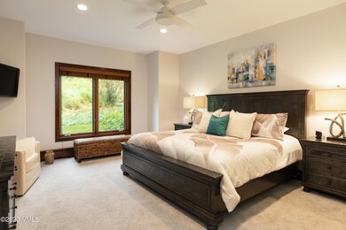 560_arrowhead_dr_e_interior_master