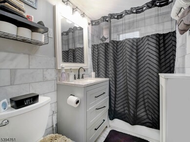 289 N Center St, Orange, NJ 07050 - photo 5