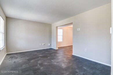 73 Moonlight Ct, Toms River, NJ 08753 - photo 3