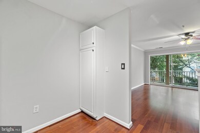 1067 Gardenview Loop unit 202, Woodbridge, VA 22191 - photo 7