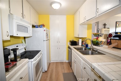 23304 Sesame St unit 16R, Torrance, CA 90502 - photo 3