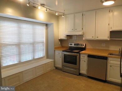 1485 Lowell Ct, Crofton, MD 21114 - photo 5