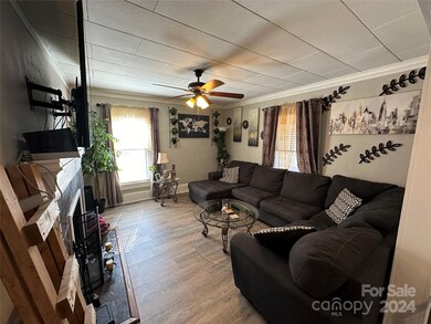 161 27th St SW, Hickory, NC 28602 - photo 5