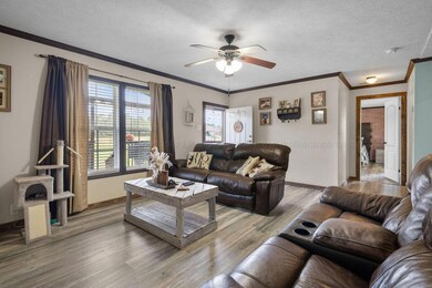 186 Everett Aaron Ln