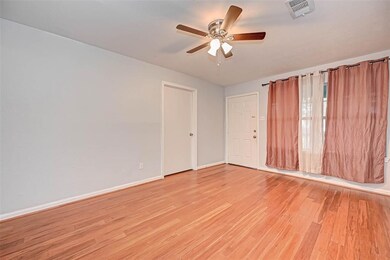 7028 Saint Augustine St, Houston, TX 77021 - photo 4