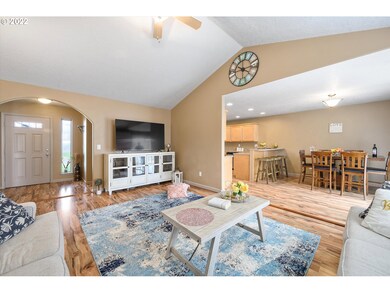 413 NW Evans St, Sheridan, OR 97378 - photo 4