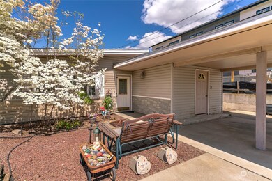 300 13th St NE, East Wenatchee, WA 98802 - photo 4