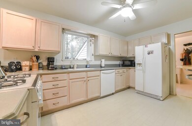 44075 Grape Ivy Ln, California, MD 20619 - photo 3