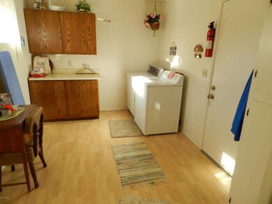 LAUNDRY/OFFICE