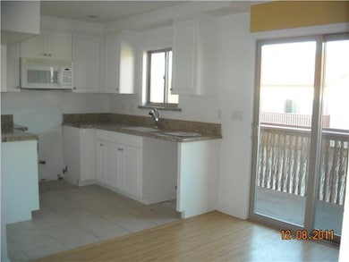 365 Hemlock Ave unit E, Carlsbad, CA 92008 - photo 3