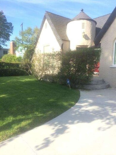 Front view of home