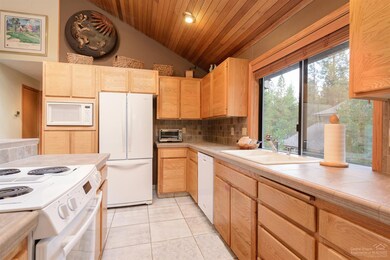 57665 Red Cedar Ln, Sunriver, OR 97707 - photo 7