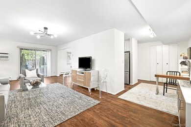 348 Central Park Ave unit C15, Scarsdale, NY 10583 - photo 3