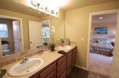 736 NW Green Forest Cir unit HS 22, Redmond, OR 97756 - photo 7