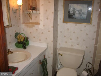 218 Dimarco Dr, Philadelphia, PA 19154 - photo 5