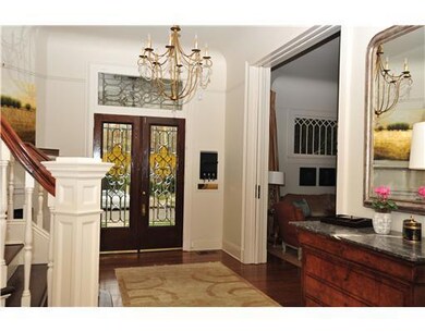 Foyer.