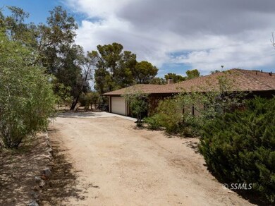 Curved driveway