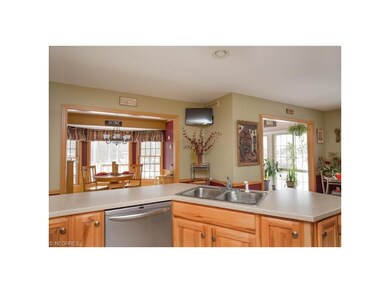 Nice open floor plan to the Dining Room and Sun Ro