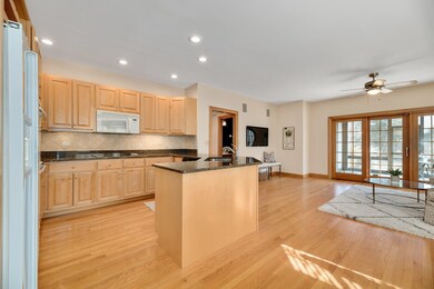 54 Chesterfield Ct, Burr Ridge, IL 60527 - photo 7