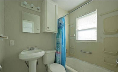 4106 S Shields Blvd unit C, Oklahoma City, OK 73129 - photo 4