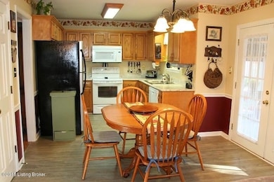 8904 Adams Run Ct, Louisville, KY 40228 - photo 3