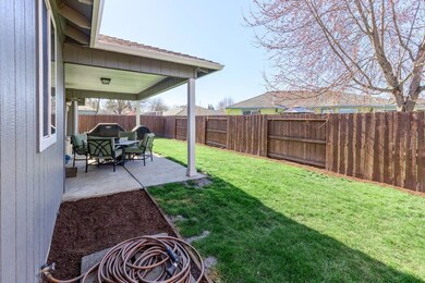 1369 Vista Dr, Central Point, OR 97502 - photo 7