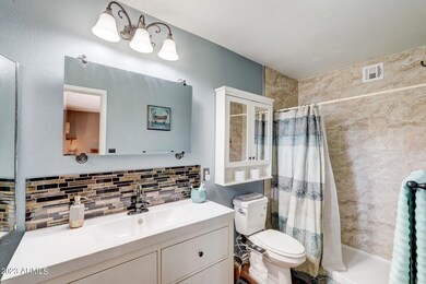 23-web-or-mls-W Northview Ave-021